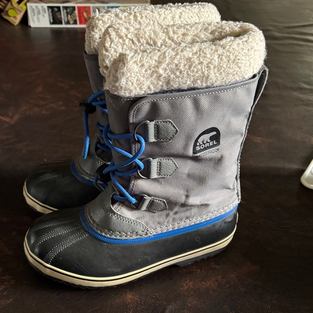Sorel Kids' Gray and Black Snow Boots with Blue Accents